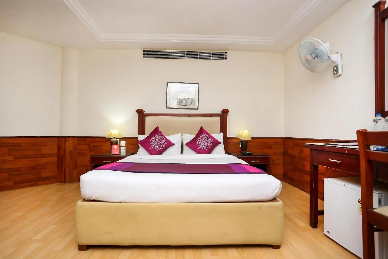 Oyo 10719 Mermaid Hotel Kochi